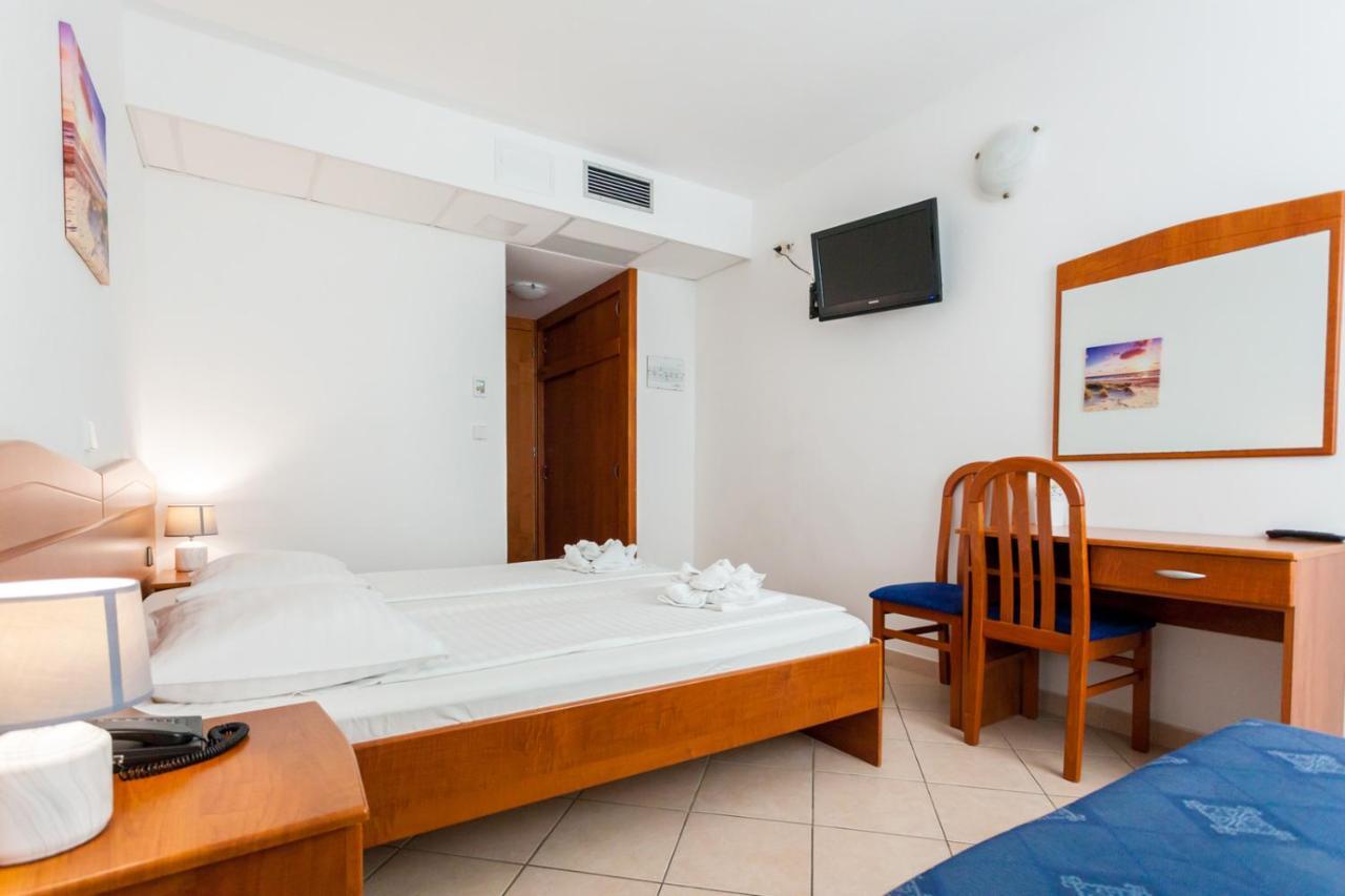 Hotel Adria Малинська Екстер'єр фото